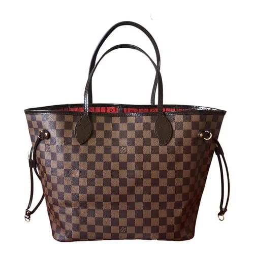 The classic Louis Vuitton Speedy bag. Never out of style. #lvoe